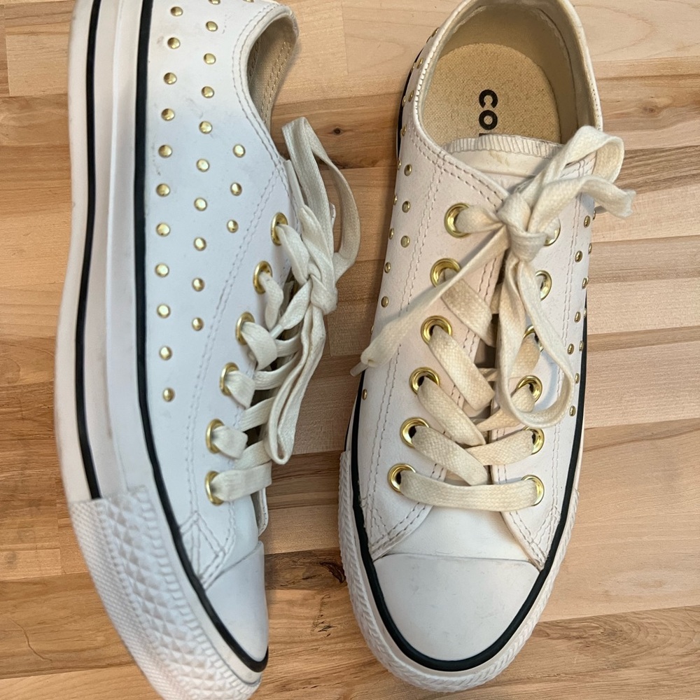 Used Size 7 CONVERSE Chuck Taylor All Star Studs Low Top